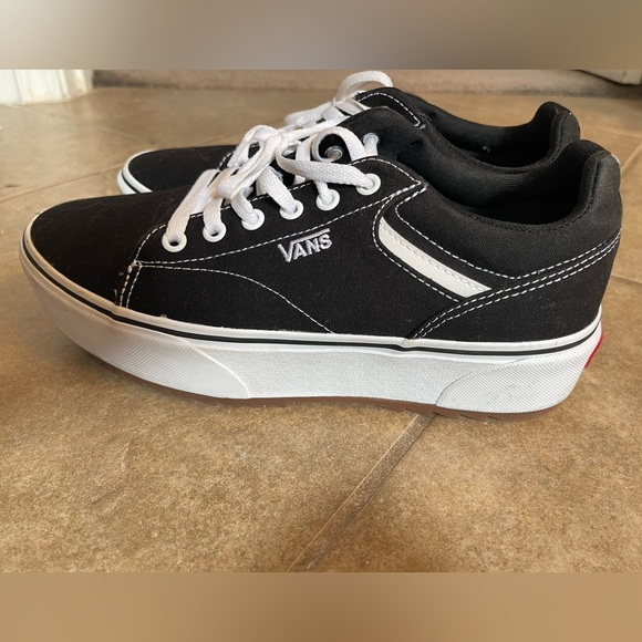 Women’s Vans Platform Sneaker - Picture 1 of 4